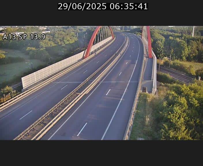 <h2>Traffic live webcam Luxembourg Kayl - A13 direction Esch-sur-Alzette/Luxembourg-ville - BK 13.9</h2>