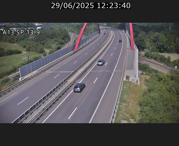 <h2>Traffic live webcam Luxembourg Kayl - A13 direction Esch-sur-Alzette/Luxembourg-ville - BK 13.9</h2>