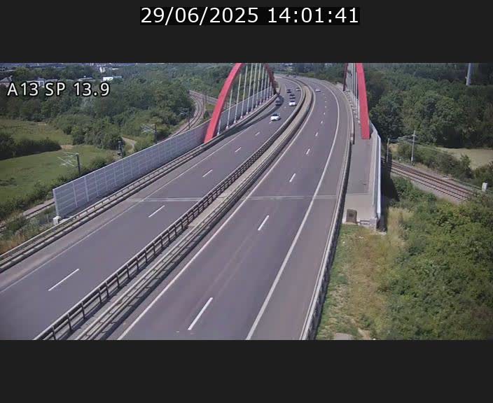 <h2>Traffic live webcam Luxembourg Kayl - A13 direction Esch-sur-Alzette/Luxembourg-ville - BK 13.9</h2>