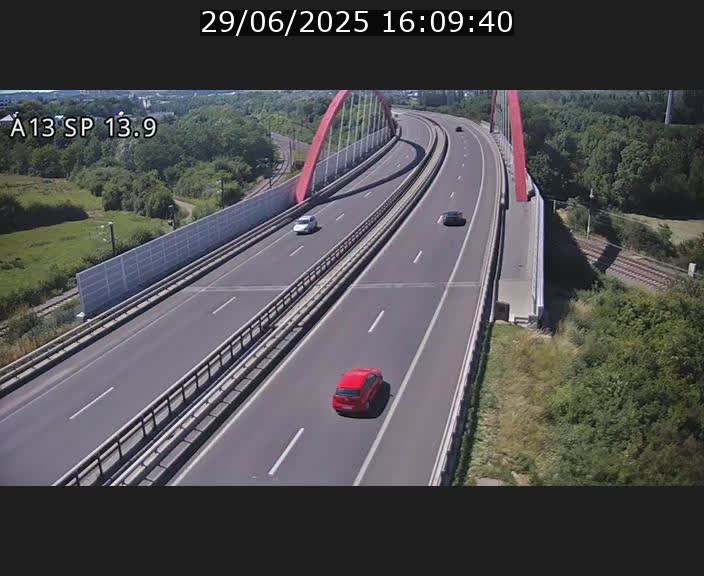 <h2>Traffic live webcam Luxembourg Kayl - A13 direction Esch-sur-Alzette/Luxembourg-ville - BK 13.9</h2>