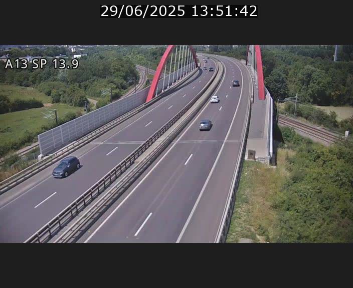 <h2>Traffic live webcam Luxembourg Kayl - A13 direction Esch-sur-Alzette/Luxembourg-ville - BK 13.9</h2>