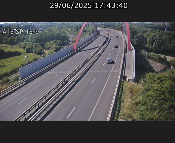 <h2>Traffic live webcam Luxembourg Kayl - A13 direction Esch-sur-Alzette/Luxembourg-ville - BK 13.9</h2>