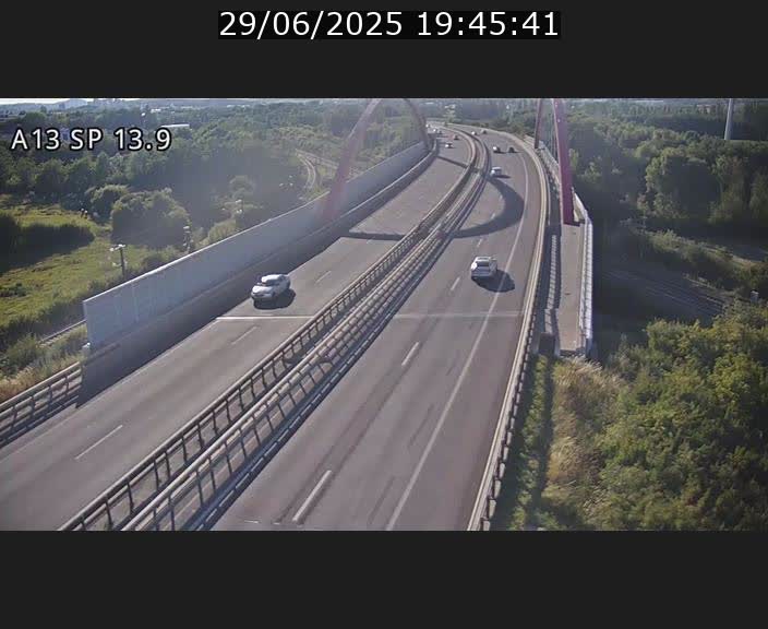 <h2>Traffic live webcam Luxembourg Kayl - A13 direction Esch-sur-Alzette/Luxembourg-ville - BK 13.9</h2>