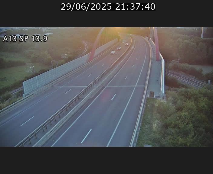 <h2>Traffic live webcam Luxembourg Kayl - A13 direction Esch-sur-Alzette/Luxembourg-ville - BK 13.9</h2>