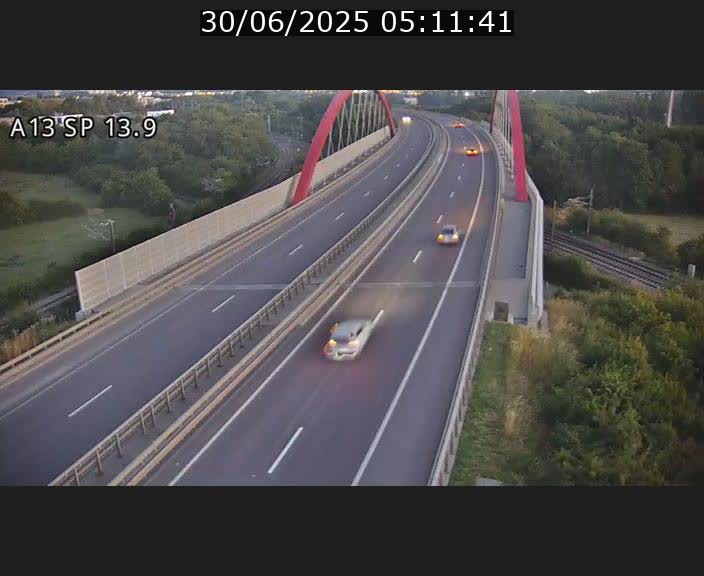 <h2>Traffic live webcam Luxembourg Kayl - A13 direction Esch-sur-Alzette/Luxembourg-ville - BK 13.9</h2>