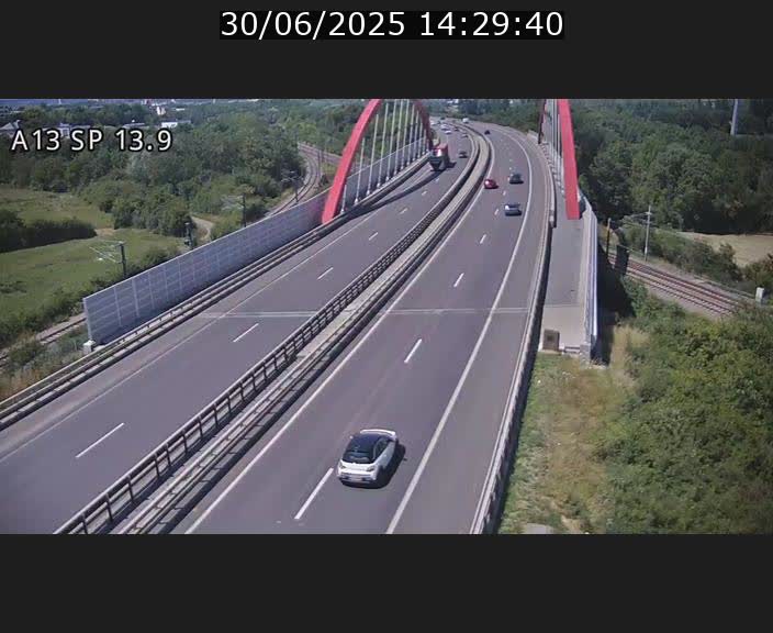 <h2>Traffic live webcam Luxembourg Kayl - A13 direction Esch-sur-Alzette/Luxembourg-ville - BK 13.9</h2>