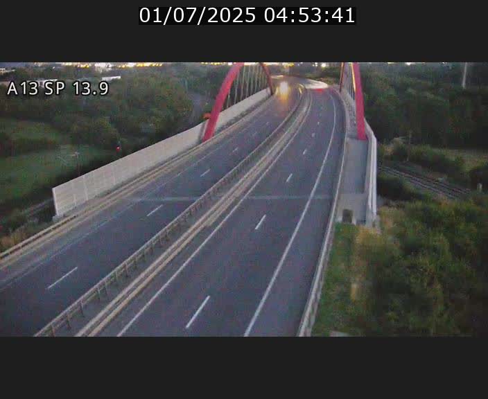 <h2>Traffic live webcam Luxembourg Kayl - A13 direction Esch-sur-Alzette/Luxembourg-ville - BK 13.9</h2>