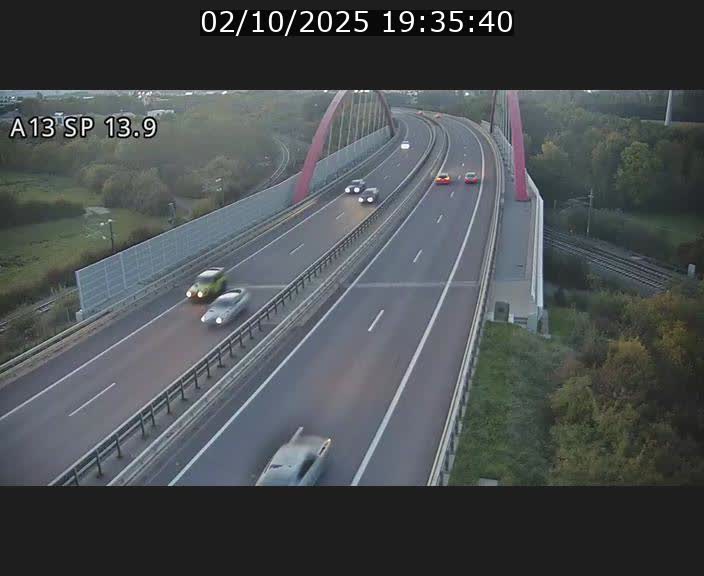 <h2>Traffic live webcam Luxembourg Kayl - A13 direction Esch-sur-Alzette/Luxembourg-ville - BK 13.9</h2>