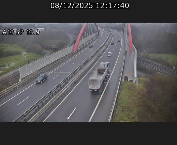 <h2>Traffic live webcam Luxembourg Kayl - A13 direction Esch-sur-Alzette/Luxembourg-ville - BK 13.9</h2>