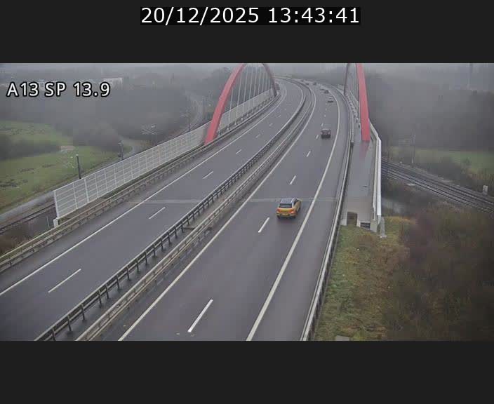 <h2>Traffic live webcam Luxembourg Kayl - A13 direction Esch-sur-Alzette/Luxembourg-ville - BK 13.9</h2>