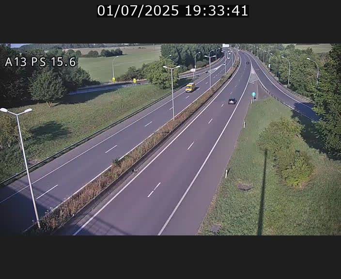 <h2>Traffic live webcam Luxembourg Kayl - A13 direction Dudelange - BK 15.6</h2>