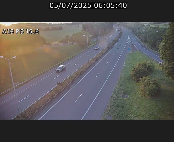 <h2>Traffic live webcam Luxembourg Kayl - A13 direction Dudelange - BK 15.6</h2>
