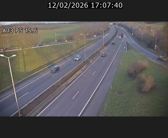 <h2>Traffic live webcam Luxembourg Kayl - A13 direction Dudelange - BK 15.6</h2>