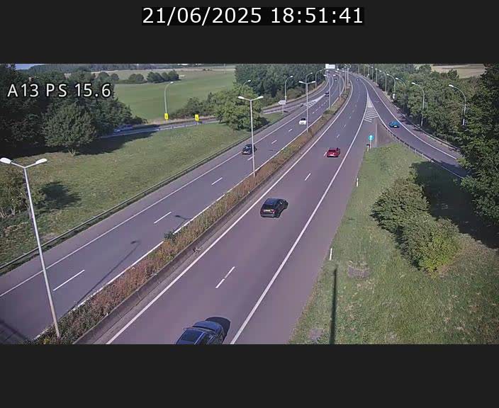 <h2>Traffic live webcam Luxembourg Kayl - A13 direction Dudelange - BK 15.6</h2>