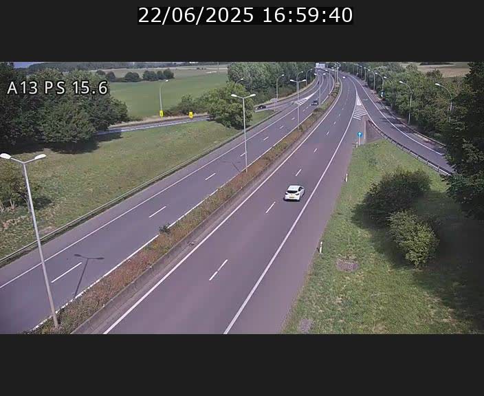 <h2>Traffic live webcam Luxembourg Kayl - A13 direction Dudelange - BK 15.6</h2>