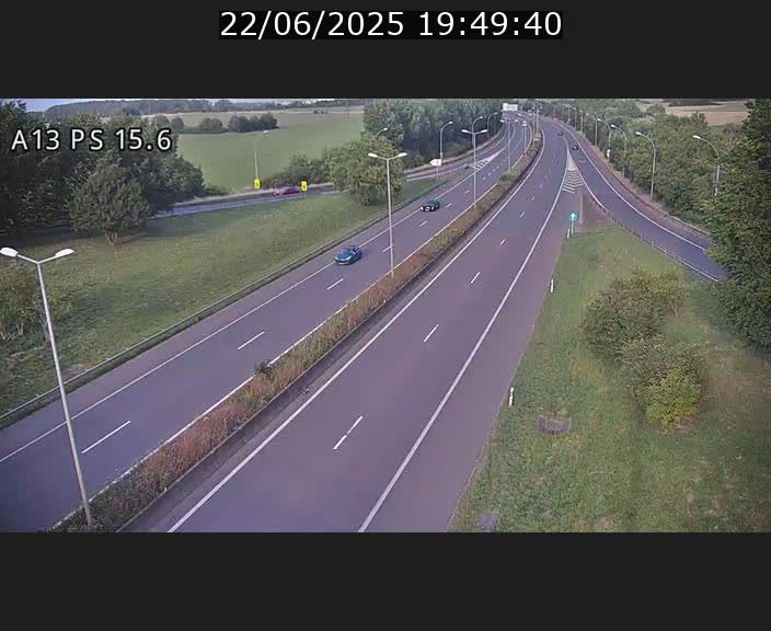 <h2>Traffic live webcam Luxembourg Kayl - A13 direction Dudelange - BK 15.6</h2>