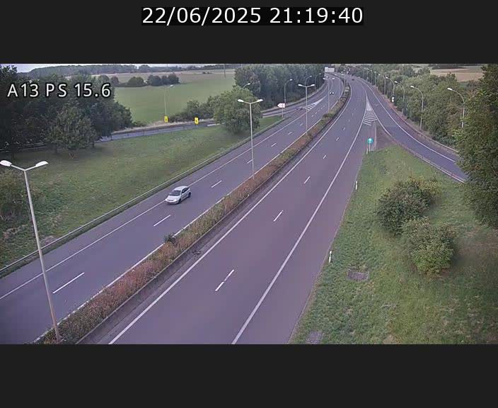 <h2>Traffic live webcam Luxembourg Kayl - A13 direction Dudelange - BK 15.6</h2>
