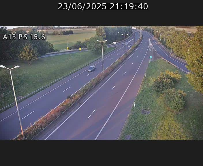<h2>Traffic live webcam Luxembourg Kayl - A13 direction Dudelange - BK 15.6</h2>