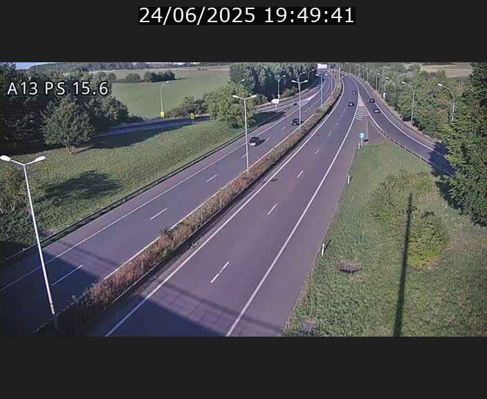 <h2>Traffic live webcam Luxembourg Kayl - A13 direction Dudelange - BK 15.6</h2>