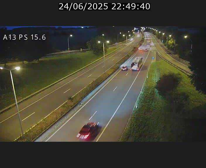 <h2>Traffic live webcam Luxembourg Kayl - A13 direction Dudelange - BK 15.6</h2>