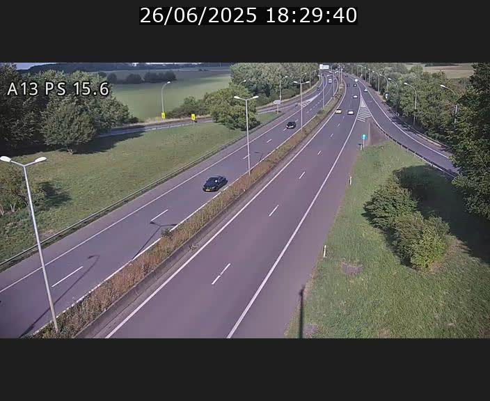 <h2>Traffic live webcam Luxembourg Kayl - A13 direction Dudelange - BK 15.6</h2>