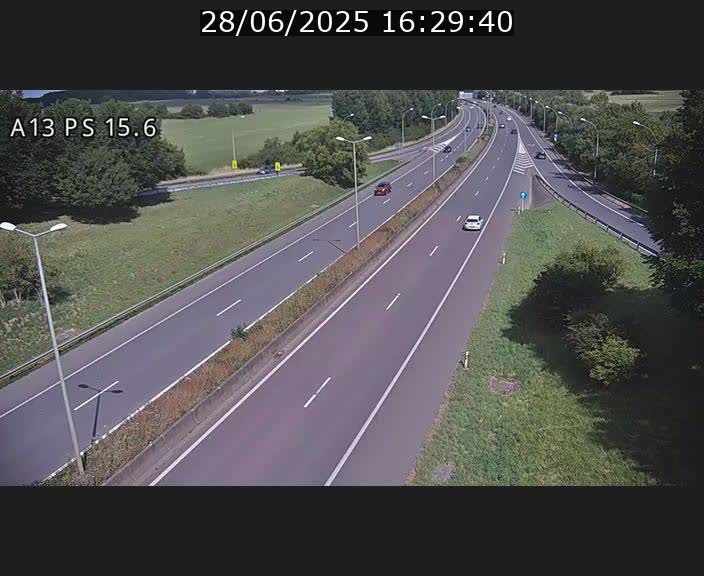 <h2>Traffic live webcam Luxembourg Kayl - A13 direction Dudelange - BK 15.6</h2>