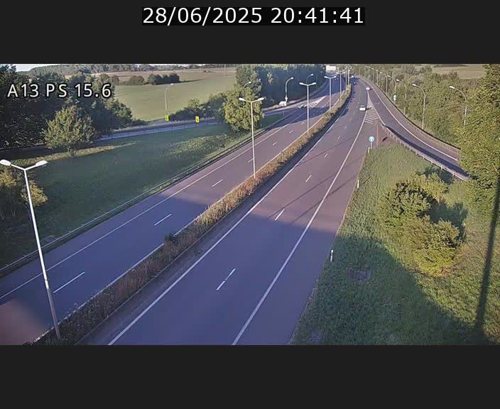<h2>Traffic live webcam Luxembourg Kayl - A13 direction Dudelange - BK 15.6</h2>