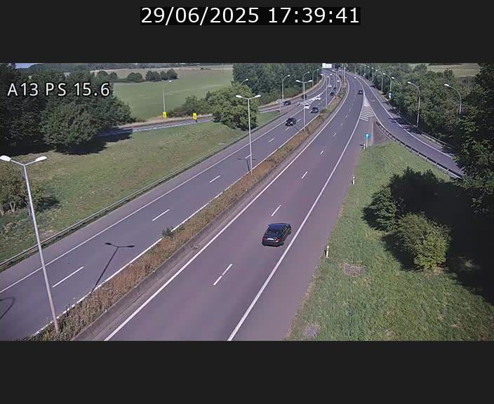<h2>Traffic live webcam Luxembourg Kayl - A13 direction Dudelange - BK 15.6</h2>
