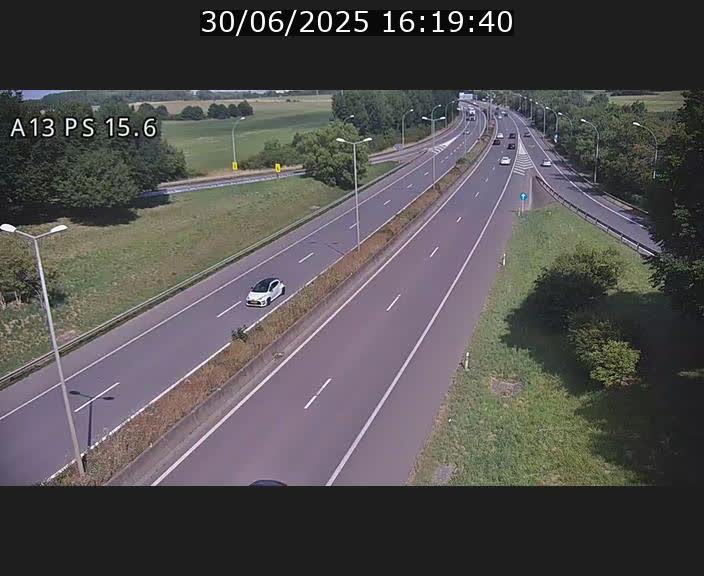 <h2>Traffic live webcam Luxembourg Kayl - A13 direction Dudelange - BK 15.6</h2>