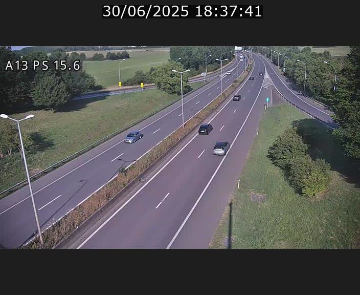 <h2>Traffic live webcam Luxembourg Kayl - A13 direction Dudelange - BK 15.6</h2>