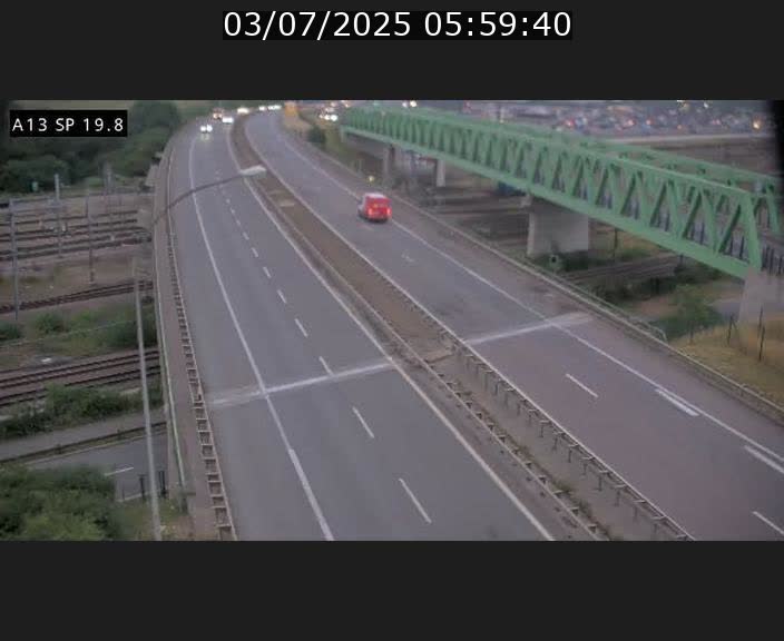 <h2>Traffic live webcam Luxembourg Croix de Bettembourg - A13 direction Esch-sur-Alzette - BK 19.8</h2>