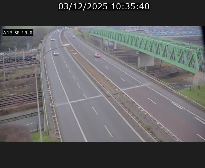 <h2>Traffic live webcam Luxembourg Croix de Bettembourg - A13 direction Esch-sur-Alzette - BK 19.8</h2>