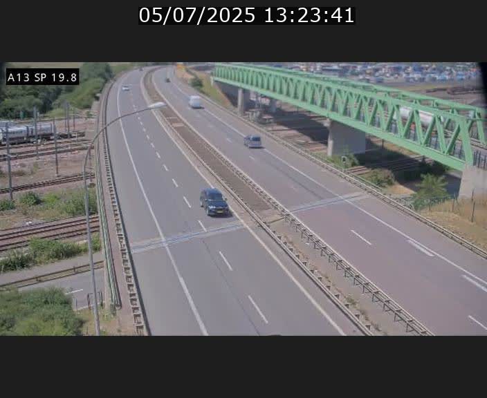 <h2>Traffic live webcam Luxembourg Croix de Bettembourg - A13 direction Esch-sur-Alzette - BK 19.8</h2>