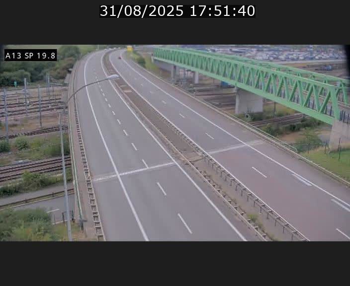 <h2>Traffic live webcam Luxembourg Croix de Bettembourg - A13 direction Esch-sur-Alzette - BK 19.8</h2>