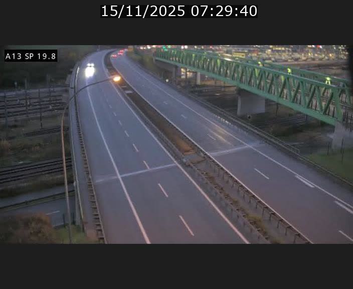 <h2>Traffic live webcam Luxembourg Croix de Bettembourg - A13 direction Esch-sur-Alzette - BK 19.8</h2>