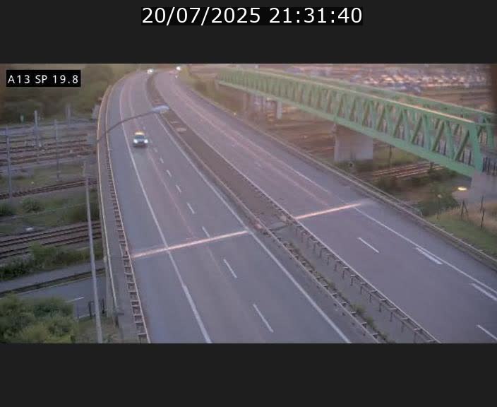 <h2>Traffic live webcam Luxembourg Croix de Bettembourg - A13 direction Esch-sur-Alzette - BK 19.8</h2>