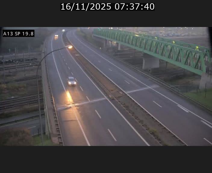 <h2>Traffic live webcam Luxembourg Croix de Bettembourg - A13 direction Esch-sur-Alzette - BK 19.8</h2>
