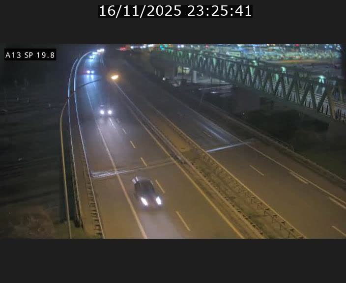 <h2>Traffic live webcam Luxembourg Croix de Bettembourg - A13 direction Esch-sur-Alzette - BK 19.8</h2>