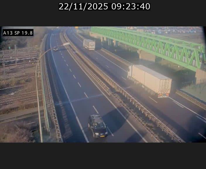 <h2>Traffic live webcam Luxembourg Croix de Bettembourg - A13 direction Esch-sur-Alzette - BK 19.8</h2>