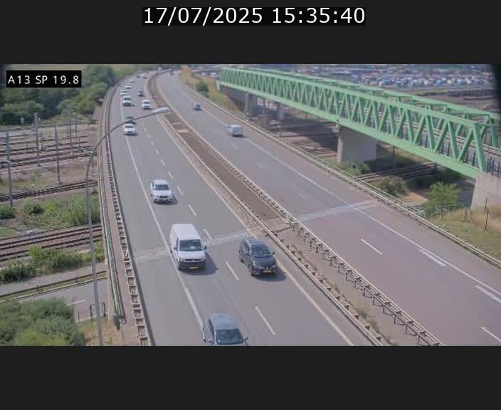 <h2>Traffic live webcam Luxembourg Croix de Bettembourg - A13 direction Esch-sur-Alzette - BK 19.8</h2>