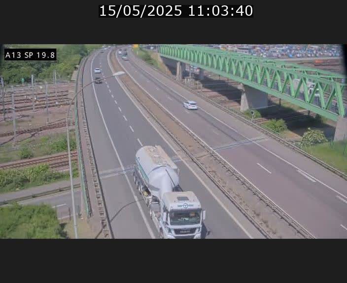 Traffic live webcam Luxembourg Croix de Bettembourg - A13 direction Esch-sur-Alzette - BK 19.8