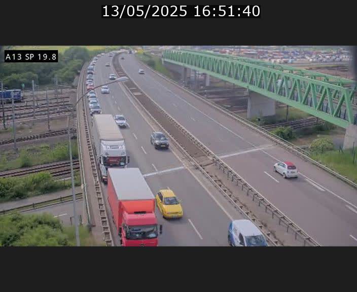 Traffic live webcam Luxembourg Croix de Bettembourg - A13 direction Esch-sur-Alzette - BK 19.8