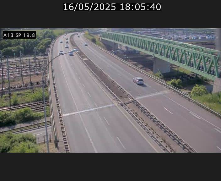 Traffic live webcam Luxembourg Croix de Bettembourg - A13 direction Esch-sur-Alzette - BK 19.8