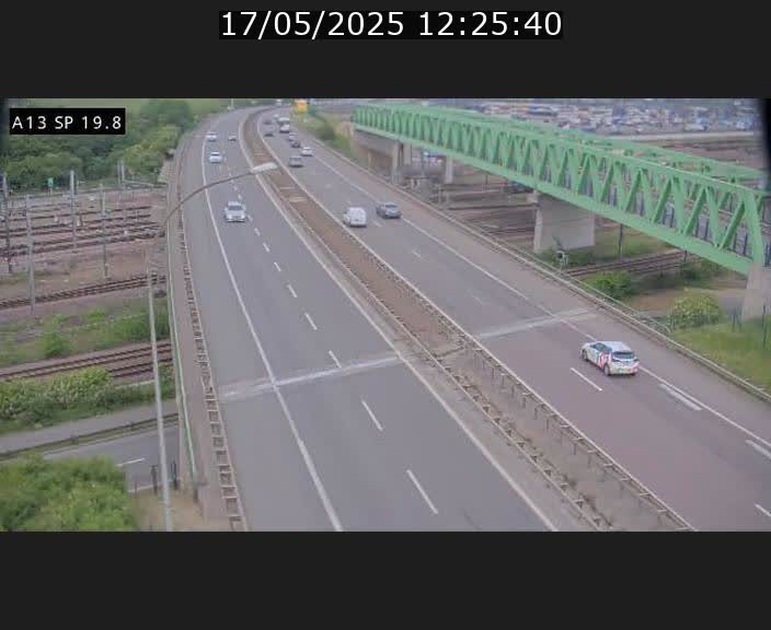 Traffic live webcam Luxembourg Croix de Bettembourg - A13 direction Esch-sur-Alzette - BK 19.8