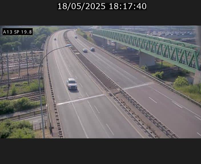Traffic live webcam Luxembourg Croix de Bettembourg - A13 direction Esch-sur-Alzette - BK 19.8