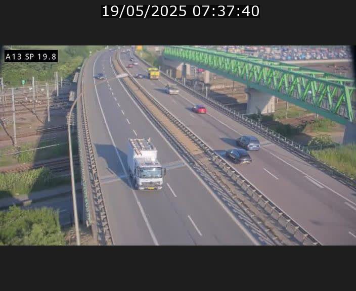 Traffic live webcam Luxembourg Croix de Bettembourg - A13 direction Esch-sur-Alzette - BK 19.8