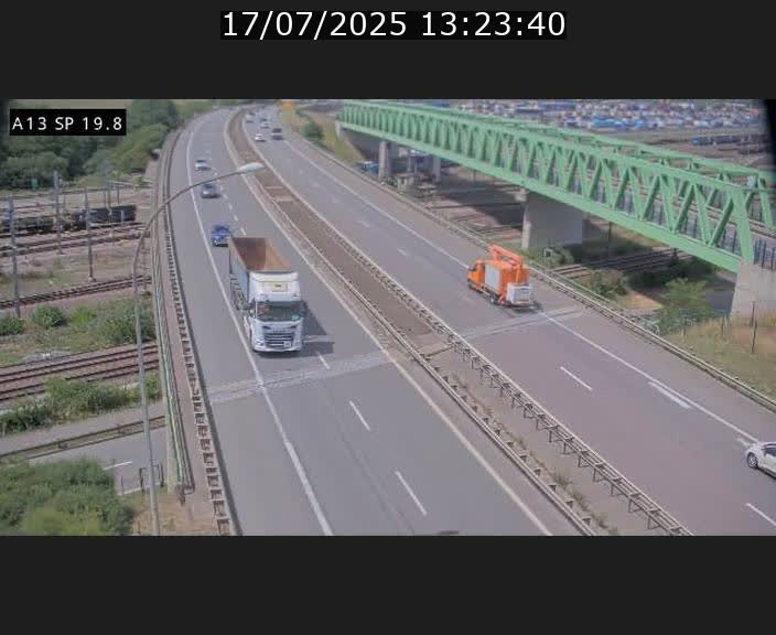 Traffic live webcam Luxembourg Croix de Bettembourg - A13 direction Esch-sur-Alzette - BK 19.8
