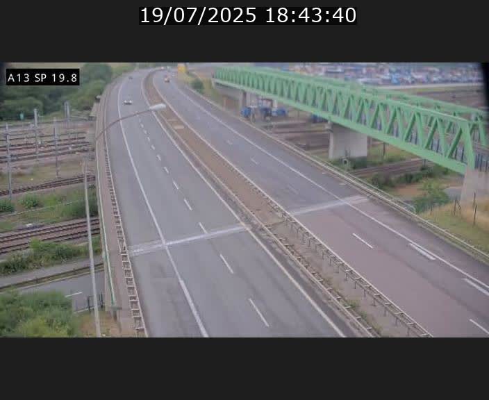 Traffic live webcam Luxembourg Croix de Bettembourg - A13 direction Esch-sur-Alzette - BK 19.8