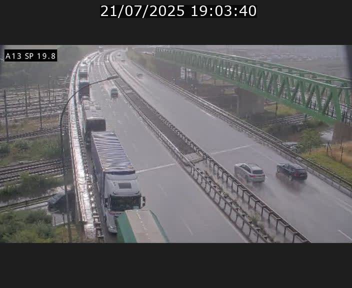 Traffic live webcam Luxembourg Croix de Bettembourg - A13 direction Esch-sur-Alzette - BK 19.8