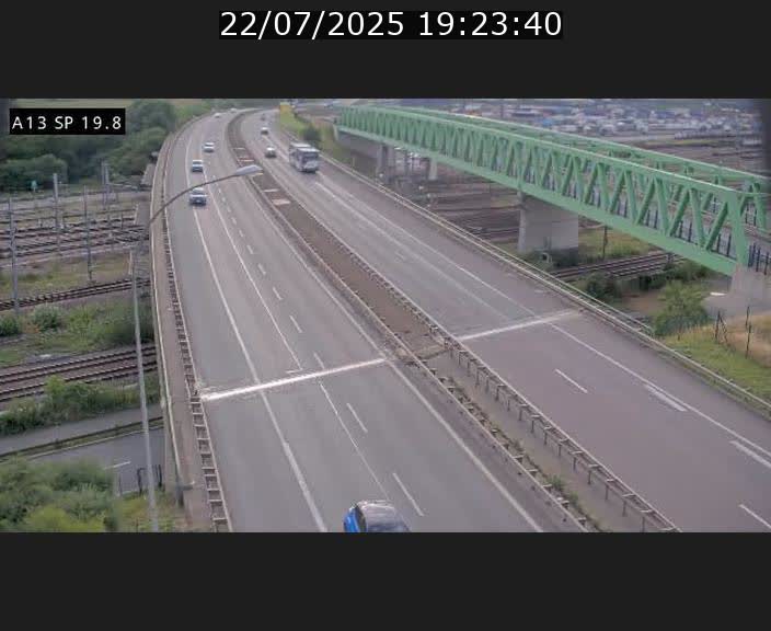 Traffic live webcam Luxembourg Croix de Bettembourg - A13 direction Esch-sur-Alzette - BK 19.8